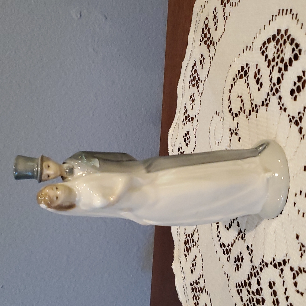 Retired vintage "Just Married " beautiful pristine cake topper.